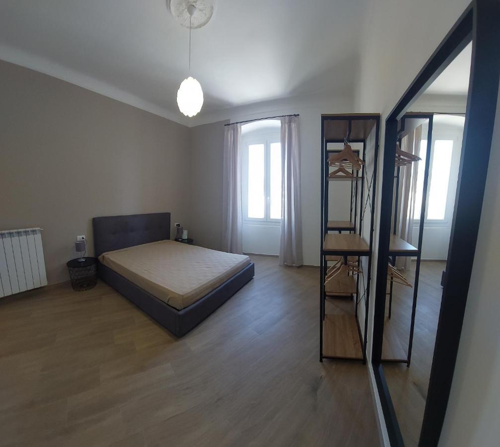 Fiumara Mall Apartment Cenova Dış mekan fotoğraf